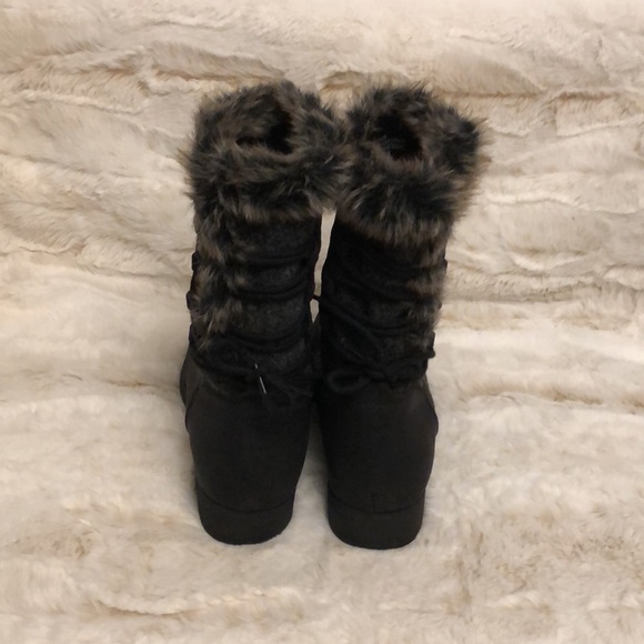 TORRID Foux Fur Trimed Lace -Up WW Boots Booties Women Size 7W Black NEW - Picture 13 of 16